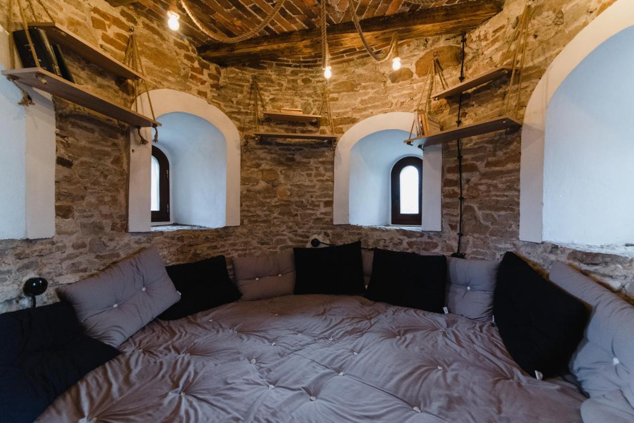 Hotel Podklasztorze Сулеюв Екстериор снимка
