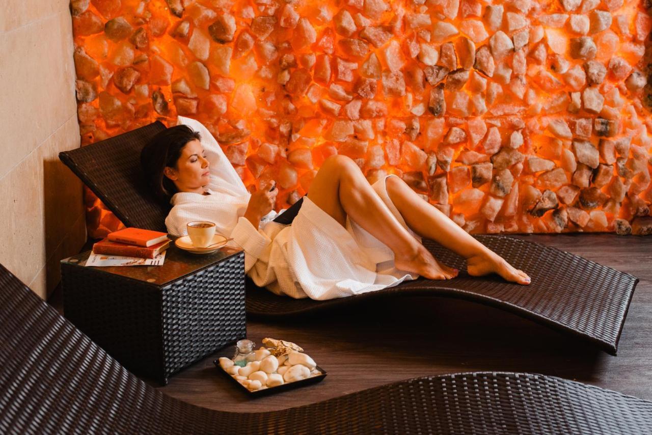 Hotel Podklasztorze Сулеюв Екстериор снимка