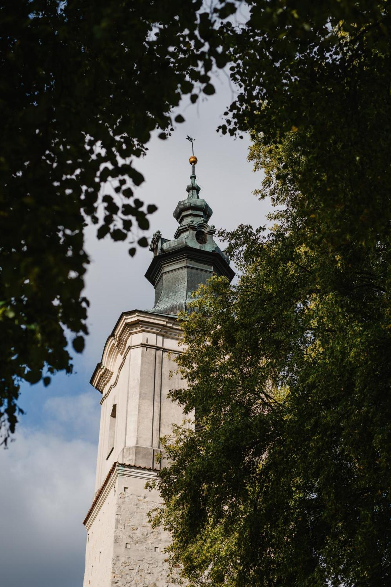 Hotel Podklasztorze Сулеюв Екстериор снимка