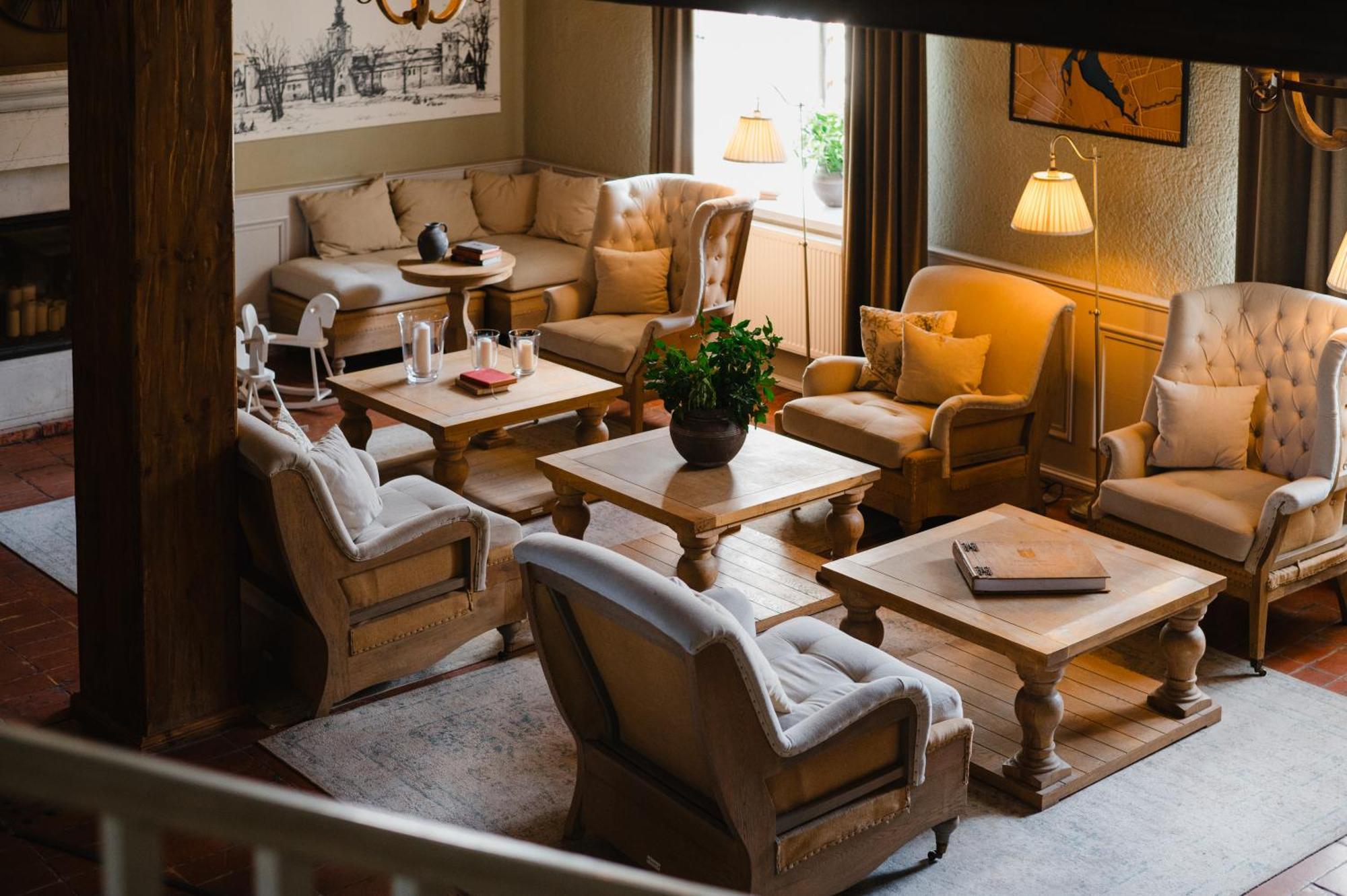 Hotel Podklasztorze Сулеюв Екстериор снимка