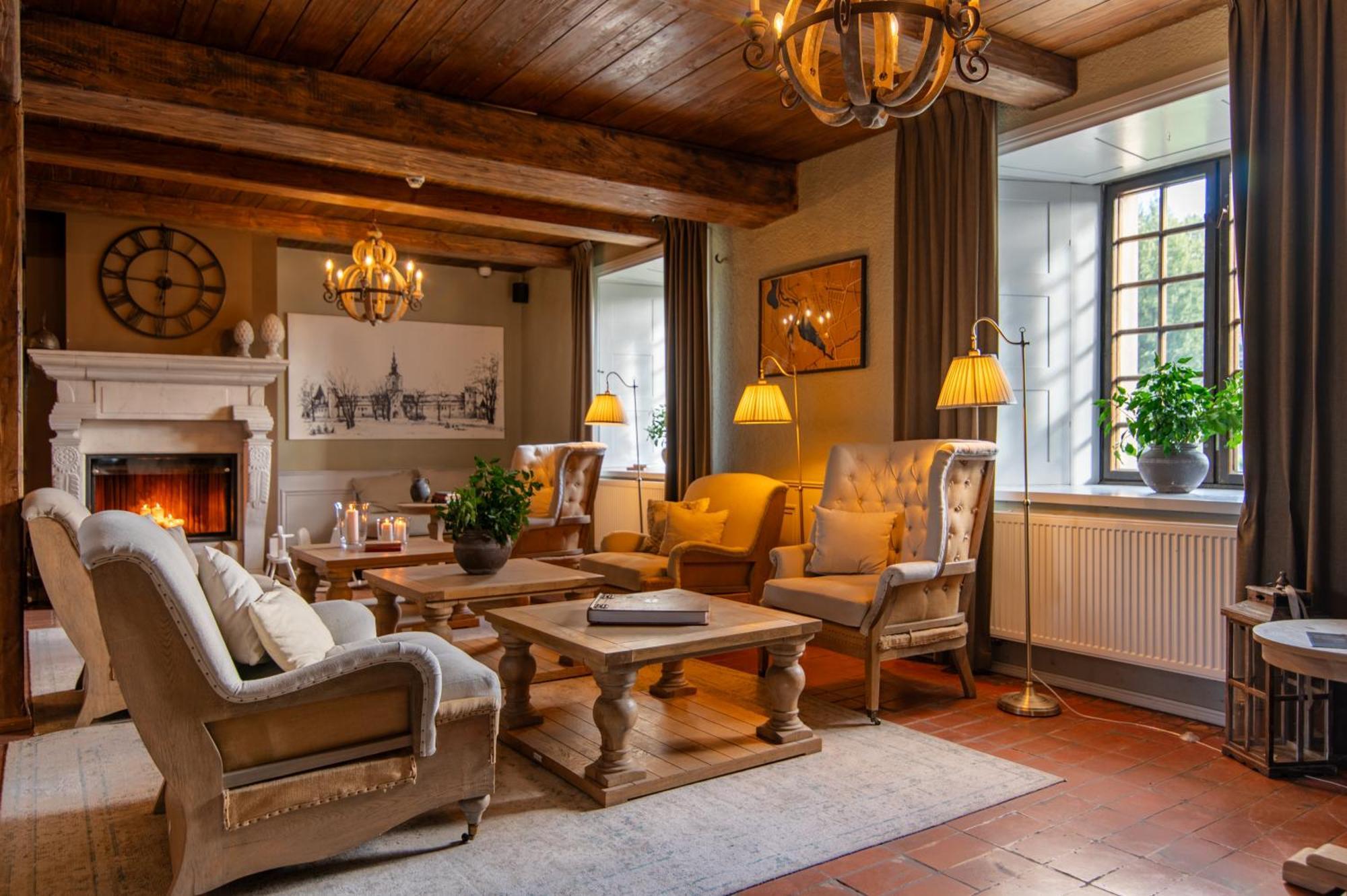 Hotel Podklasztorze Сулеюв Екстериор снимка